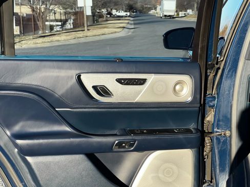 Used 2017 Lincoln Continental Black Label w/ Rear-seat Package image 14