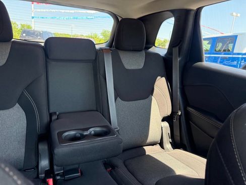 Used 2014 Jeep Cherokee Latitude w/ Comfort/Convenience Group AWD/4WD image 60