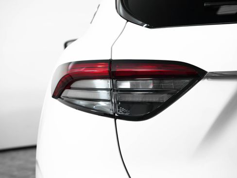 New 2024 Maserati Levante GT Ultima image 19