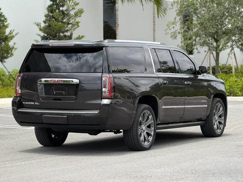 Used 2015 GMC Yukon XL Denali w/ Premium Package RWD image 5
