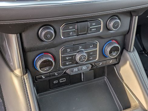 Used 2023 Chevrolet Suburban Z71 w/ Off-Road Capability Package image 25