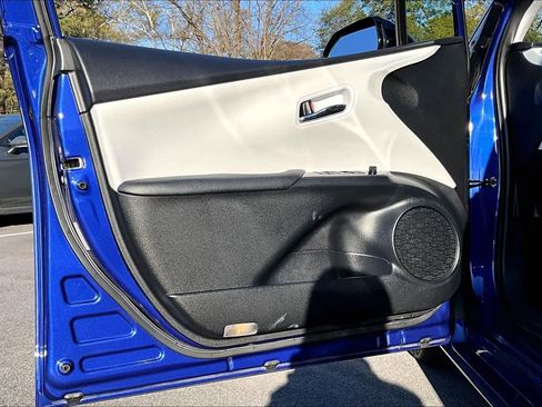 Used 2016 Toyota Prius Three Touring image 19