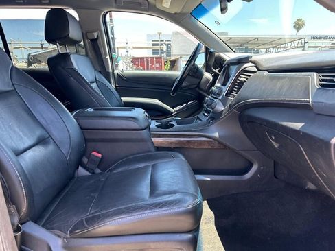 Used 2018 Chevrolet Tahoe LT w/ Luxury Package RWD image 15
