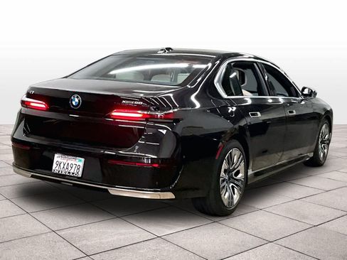 Used 2024 BMW i7 xDrive60 w/ Executive Package AWD/4WD image 15