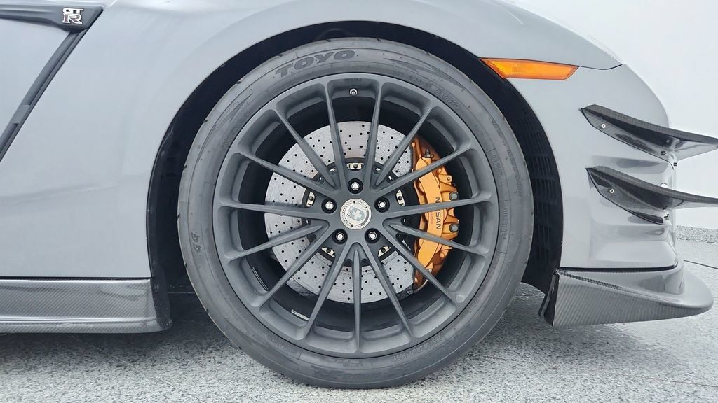 Used 2015 Nissan GT-R Premium AWD/4WD image 15