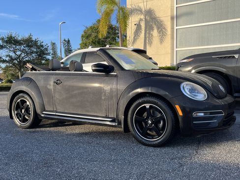 Used 2018 Volkswagen Beetle 2.0T Coast w/ Coast Lighting Package image 8