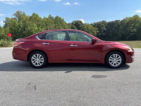 Used 2014 Nissan Altima 2.5 S w/ Display Audio Package FWD image 6