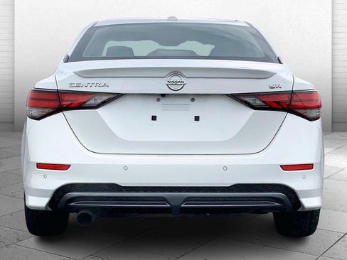 Used 2022 Nissan Sentra SR w/ SR Premium Package FWD image 3