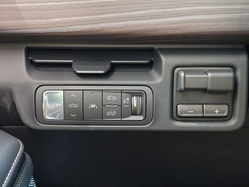 New 2025 GMC Sierra EV Denali AWD/4WD image 17