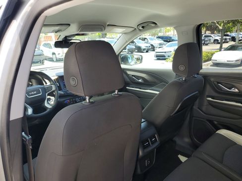 Used 2023 GMC Terrain SLE w/ Driver Convenience Package FWD image 14