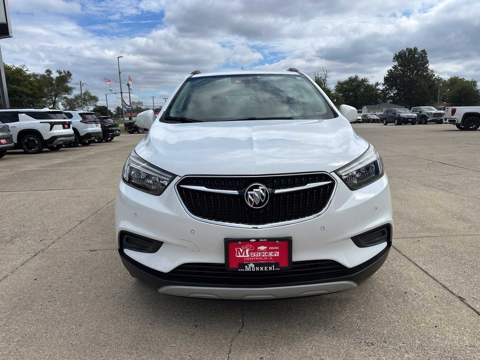 Used 2022 Buick Encore Preferred w/ Safety Package II AWD/4WD image 8