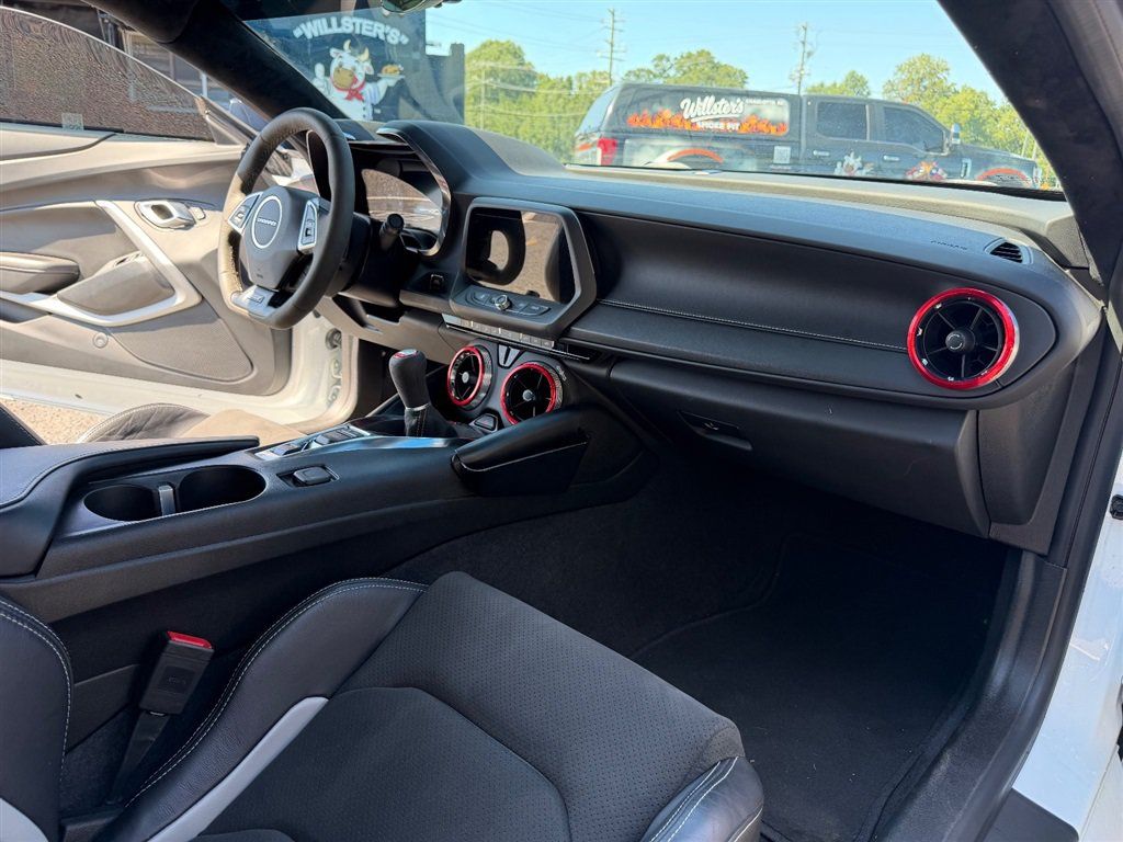 Used 2020 Chevrolet Camaro SS RWD image 23