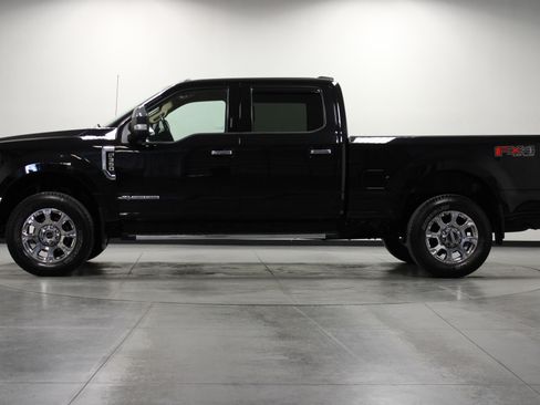 Used 2022 Ford F350 Lariat w/ Chrome Package image 7