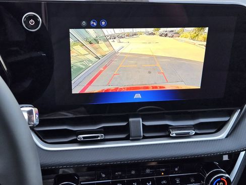 New 2027 Chevrolet Equinox LT w/ Convenience Package II FWD image 19