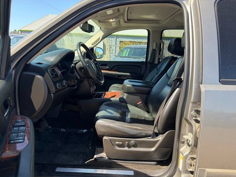 Used 2007 Chevrolet Avalanche LTZ w/ LTZ Preferred Equipment Group AWD/4WD image 9