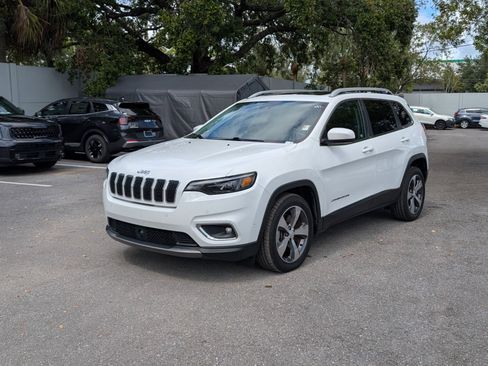 Used 2019 Jeep Cherokee Limited w/ Technology Group image 4