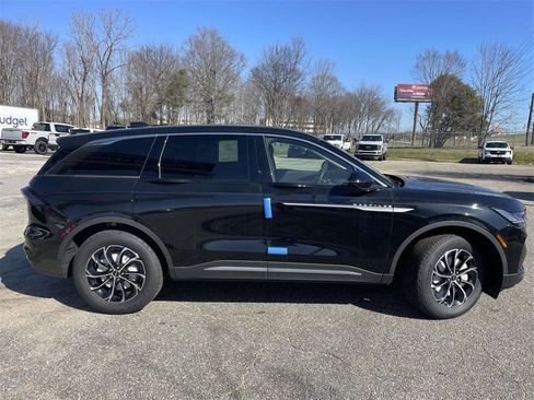 New 2026 Lincoln Nautilus Premier image 2