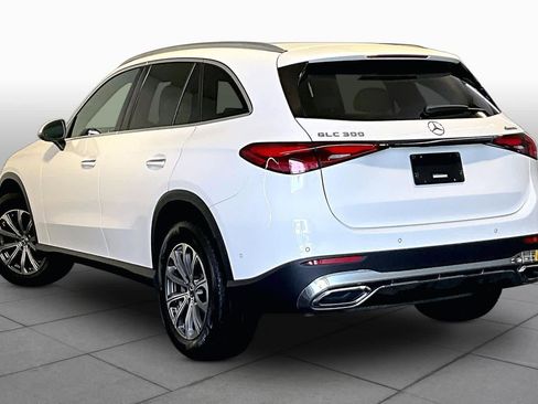 Used 2024 Mercedes-Benz GLC 300 4MATIC image 12