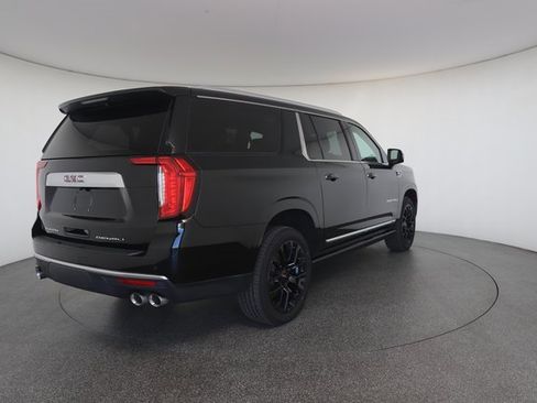 Used 2022 GMC Yukon XL Denali image 17