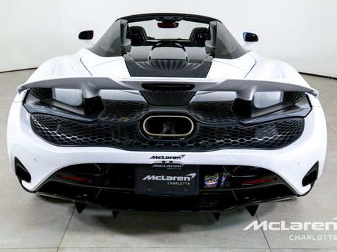 Used 2026 McLaren 750S Spider RWD image 9