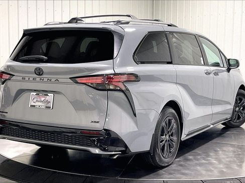 Used 2026 Toyota Sienna XSE AWD/4WD image 13