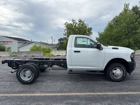 New 2024 RAM 3500 Tradesman image 6
