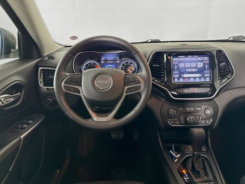 Used 2019 Jeep Cherokee Limited image 26