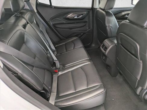 Used 2024 GMC Terrain SLT image 14