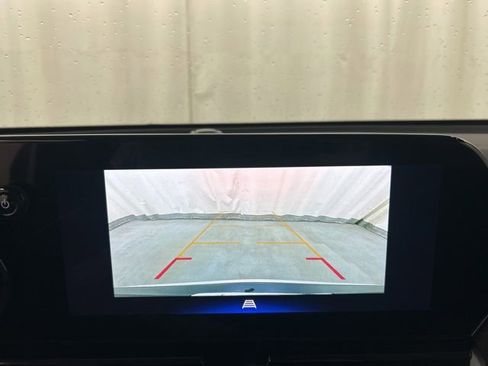Used 2025 Chevrolet TrailBlazer LT AWD/4WD image 16