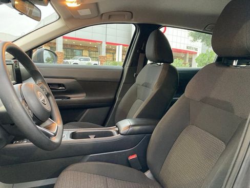 Used 2025 Nissan Kicks S FWD image 9