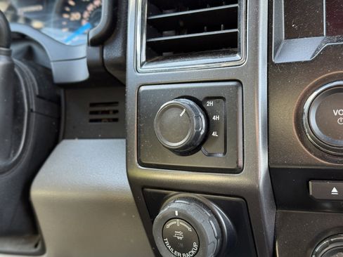 Used 2017 Ford F150 XLT w/ Equipment Group 302A Luxury image 18