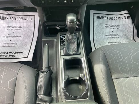 Used 2016 Toyota Tacoma TRD Sport AWD/4WD image 22