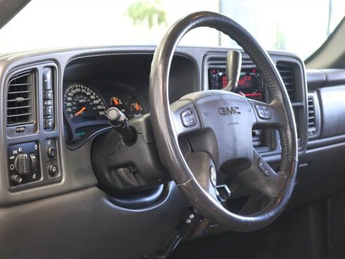 Used 2005 GMC Sierra 2500 SLE w/ Heavy-Duty Power Package AWD/4WD image 78
