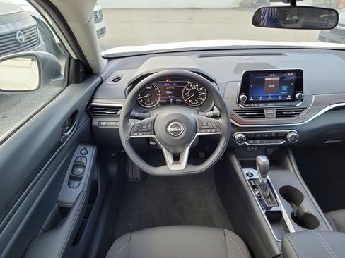 New 2026 Nissan Altima 2.5 SV FWD image 9