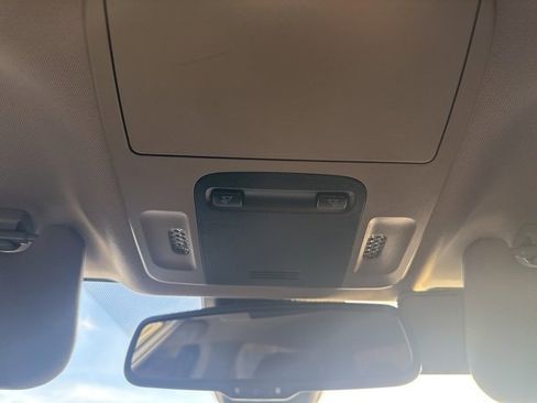 Used 2018 Toyota Camry LE image 19