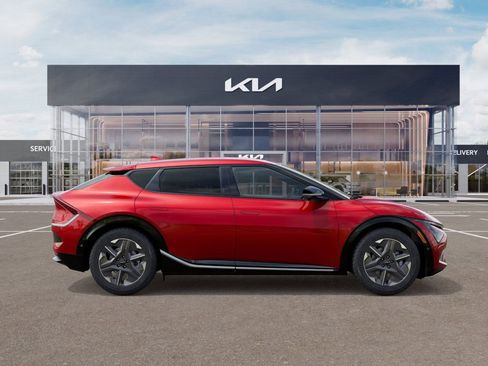 New 2025 Kia EV6 Light w/ Light LR Technology Package image 7