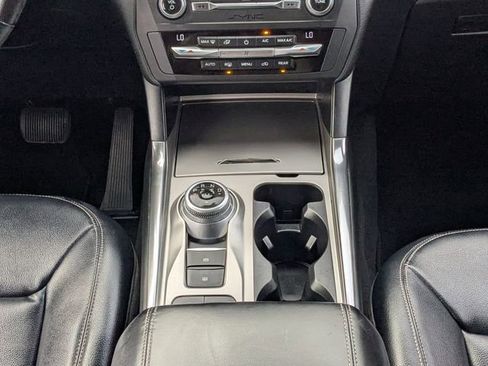 Used 2020 Ford Explorer XLT w/ Equipment Group 202A image 19