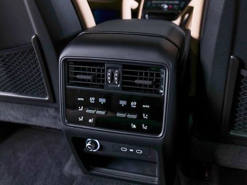 Certified 2026 Porsche Cayenne AWD/4WD image 24