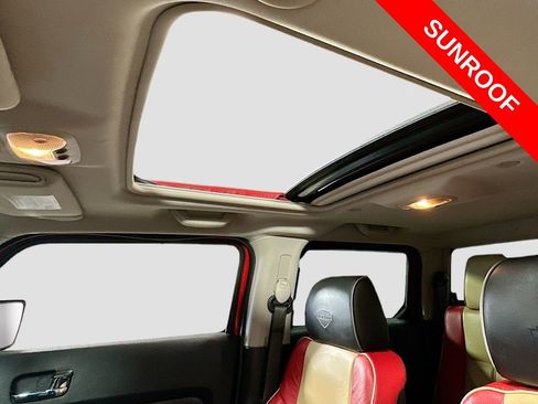 Used 2009 HUMMER H3T Alpha image 22