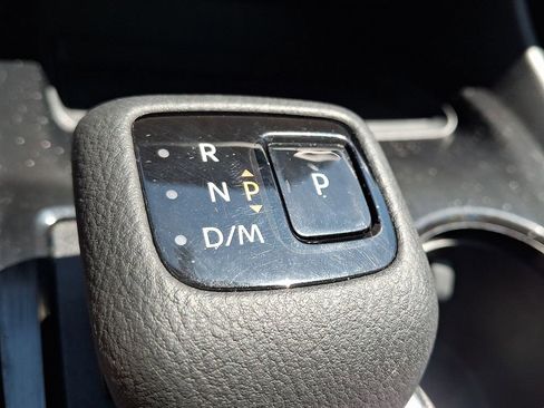 Used 2024 Nissan Rogue S AWD/4WD image 15