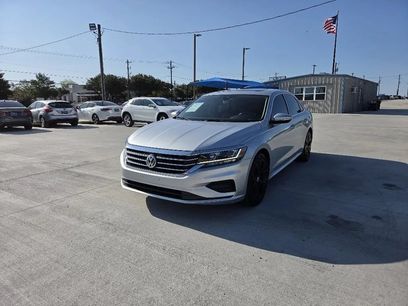 Used 2021 Volkswagen Passat 2.0T SE
