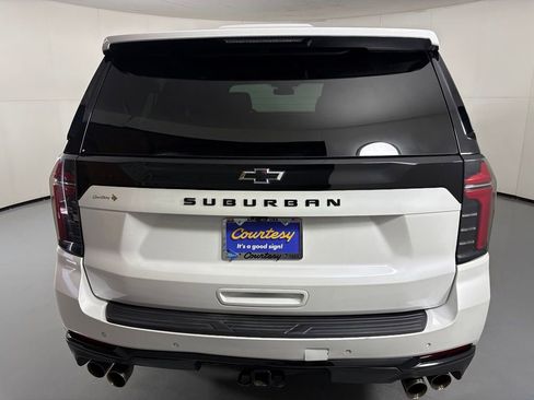 Used 2025 Chevrolet Suburban Z71 AWD/4WD image 7