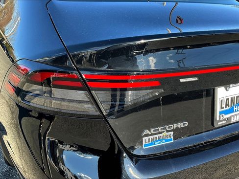 Certified 2025 Honda Accord LX image 31