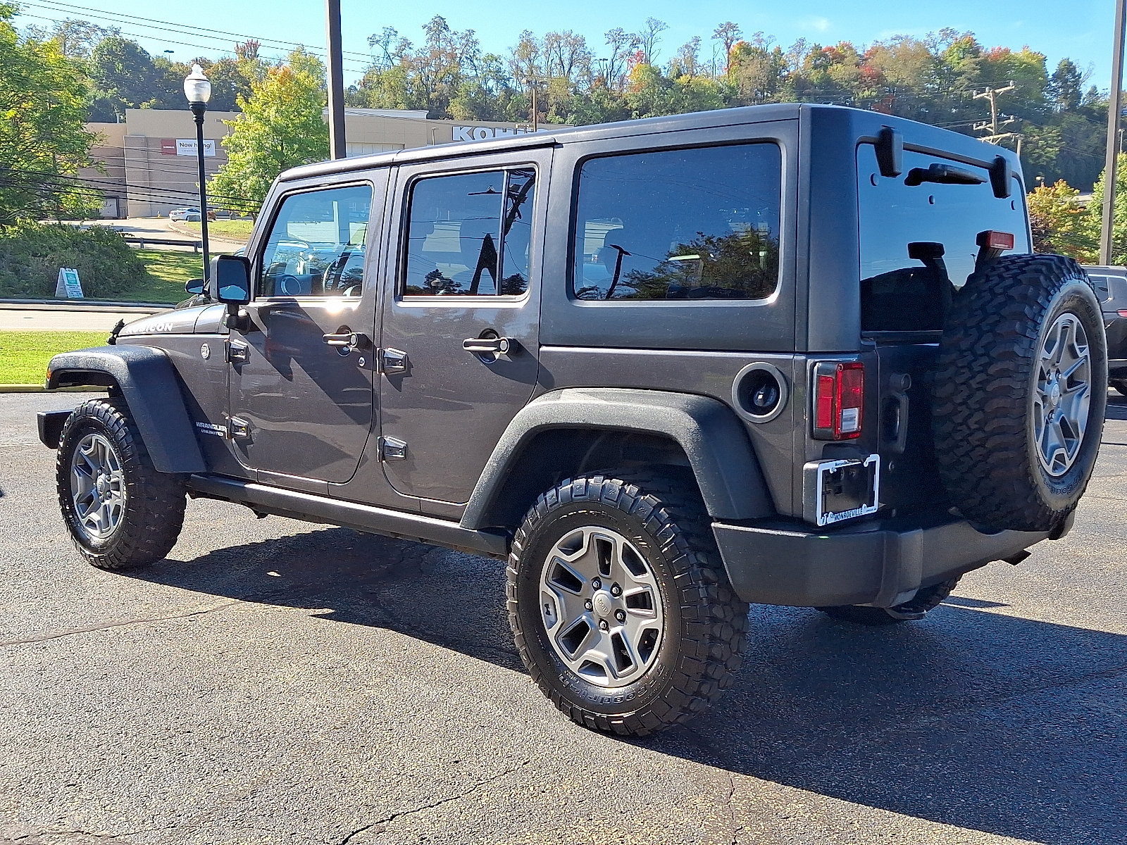Certified 2016 Jeep Wrangler Unlimited Rubicon w/ Dual Top Group AWD/4WD image 6