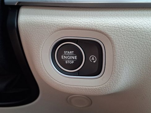 Certified 2024 Mercedes-Benz GLS 450 4MATIC image 27