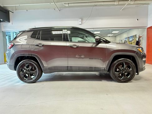 Used 2019 Jeep Compass Latitude AWD/4WD image 8