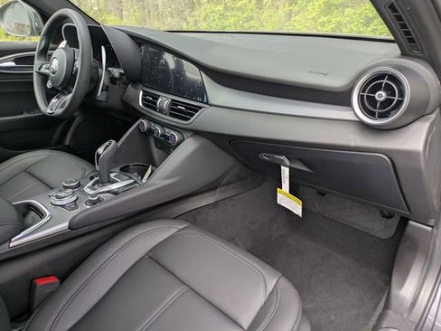 New 2025 Alfa Romeo Giulia AWD w/ Driving Assist Package image 18