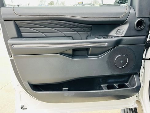 Used 2022 Ford Expedition Max Platinum image 18