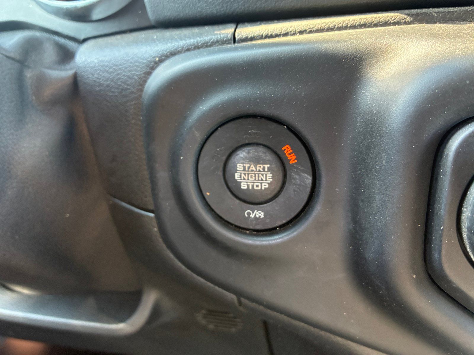 Used 2020 Jeep Wrangler Unlimited Sahara AWD/4WD image 29