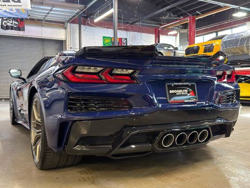 Used 2025 Chevrolet Corvette Z06 RWD image 9